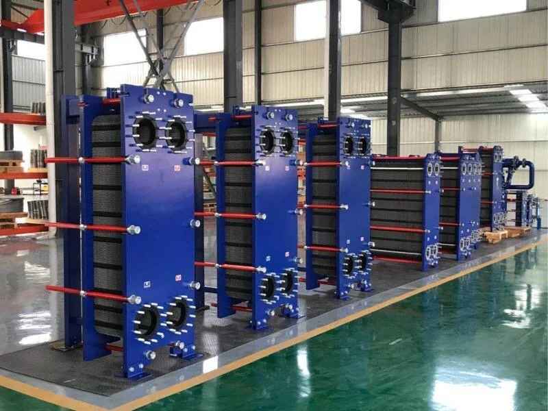 Intercambiadores de calor de placas instalados en nave industrial